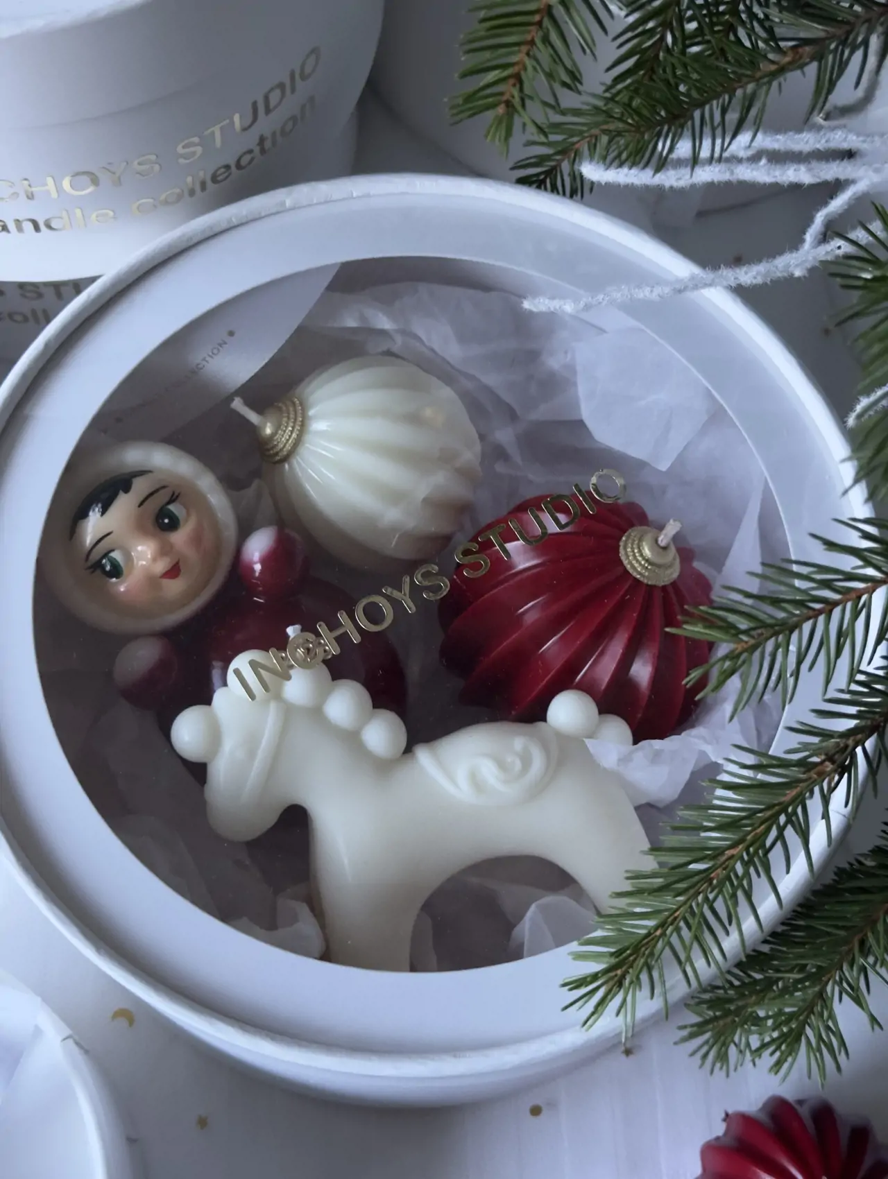 Подарочный набор с белой лошадкой и красной Неваляшкой