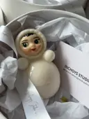 Миниатюра Неваляшка в белом в подарочной коробке  6