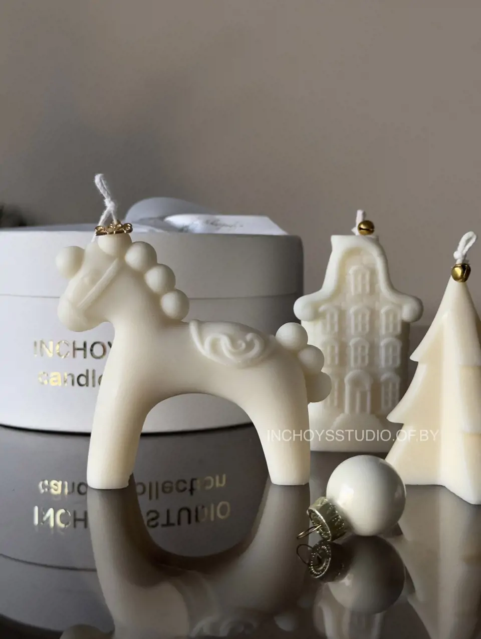 Лошадка символ 2026 белая — изображение 2